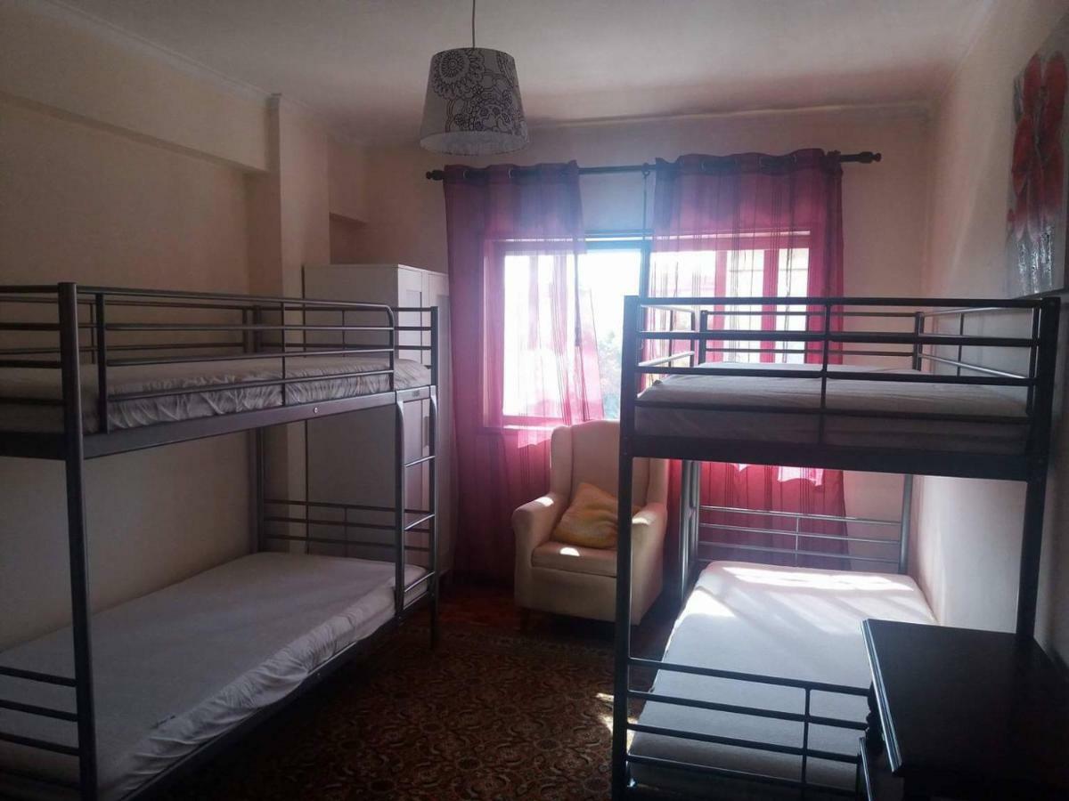 Quarto Com 4 Camas Порту Экстерьер фото