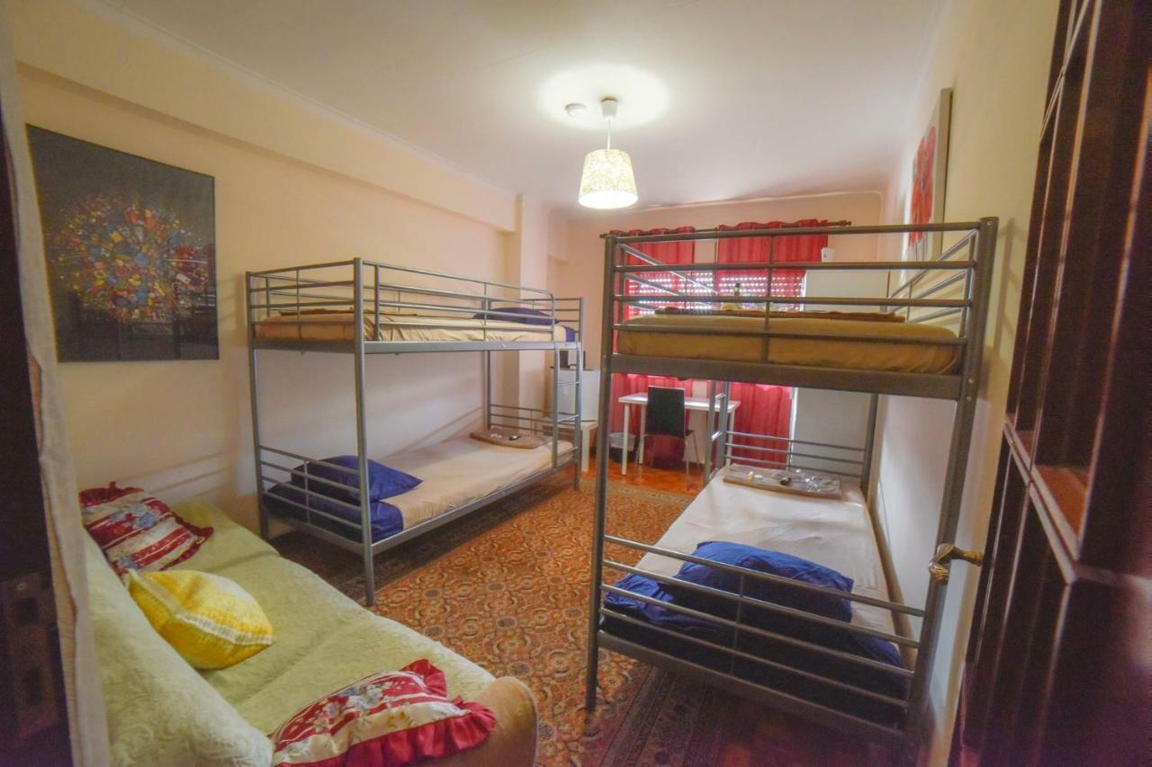 Quarto Com 4 Camas Порту Экстерьер фото